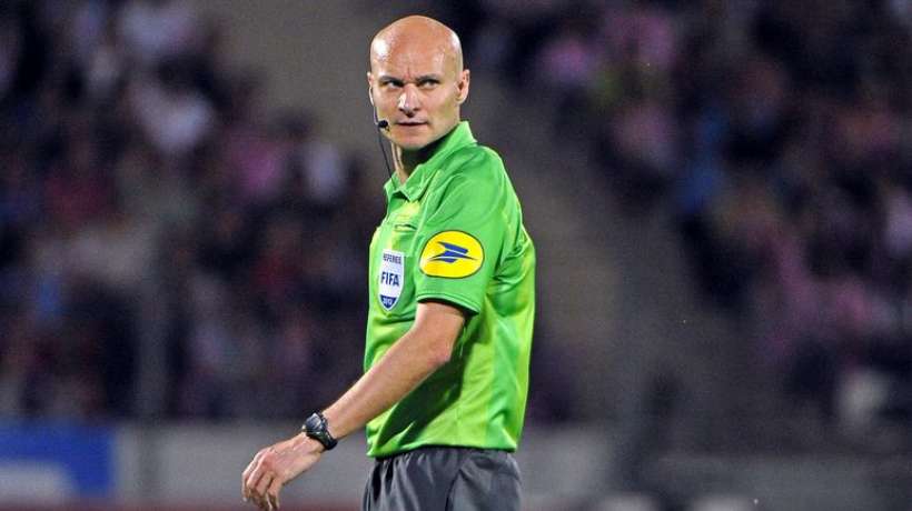 footmercato's tweet photo. Tony Chapron élu meilleur arbitre de L1 ! https://t.co/V7VBNKjowI https://t.co/tUgxykAyMl