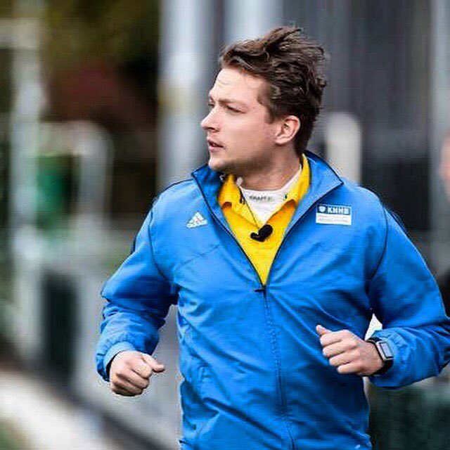 Axitoureu's tweet photo. Tonight is the field hockey men #GoldCup Final: Den Bosch vs Pinoke! Good news: the umpires working with AXIWI! 😎💪🏑🇳🇱 #umpire #fieldhockey #referee https://t.co/nXnYy1ZV2k