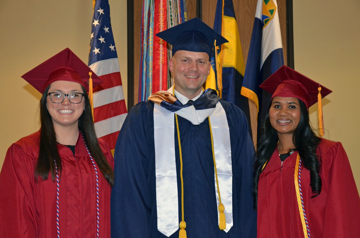 FortIrwinMEDDAC's tweet photo. Congratulations to three outstanding Soldiers who graduated college this year.  Great job 1st Sgt. Farrens on your masters degree and Sgt. Shaw and Spec. Ciserano on your bachelors.  Keep inspiring those around you to stop at nothing to accomplish your goals. #KnowYourMil https://t.co/cI4rsNcoRD