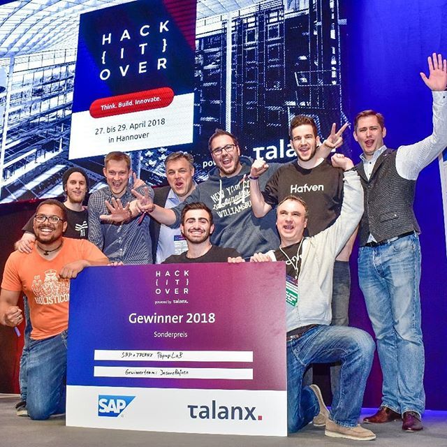 Hafven's tweet photo. Die Hafven Community hat das Team "InsureHafven" für den #hackitover Hackathon der Talanx aufgestellt und den @sap & Talanx Sonderpreis gewonnen. Ihre Idee ist eine soziale Crowd-Versicherungsplattform. Klingt spannend? Die ganze Story gibt's im Hafven Magazin zum nachlesen. https://t.co/tTSforoZXa