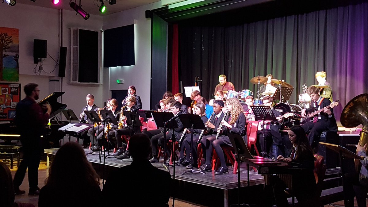 HWSmusicdept's tweet photo. Junior Jazz #TheAlvarTreeFrogs #improvisation #JazzNight https://t.co/nYG8kFP9IL