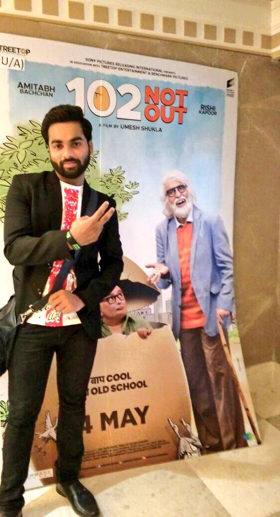 IamKrishna97_'s tweet photo. MUST WATCH EVERYONE #102NotOutTomorrow movie is a family friendly humor & a father-son story that is both sweet & sad #102NotOut is indeed a good watch with great emotional connect & superlative acting by D legendary duo of @SrBachchan sir & @chintskap ji Thanku @umeshkshukla ji https://t.co/AGKcp59ODC