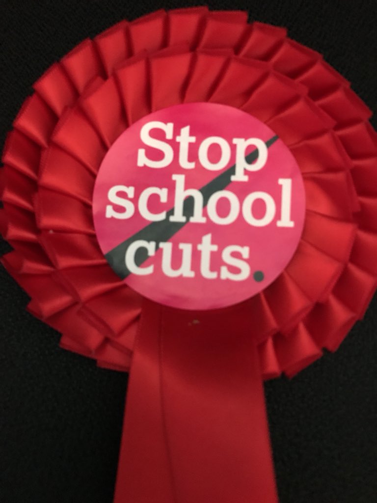Villan_Tommy's tweet photo. Final final leaflet push in #SuttonTrinity went great earlier and turnout looks good, 🌞 weather will count! #ForTheManyNottheFew https://t.co/UorZoqaq1d