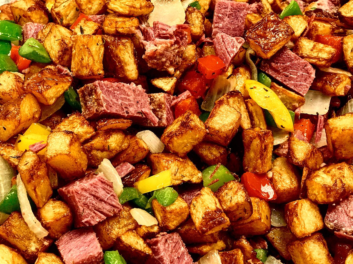 Today’s in house corned beef hash had rave reviews! <a href="/MeadowsDelphos/">Meadows of Delphos</a> #deliciousfood <a href="/TrilogyLiving/">Trilogy Health Svcs</a>