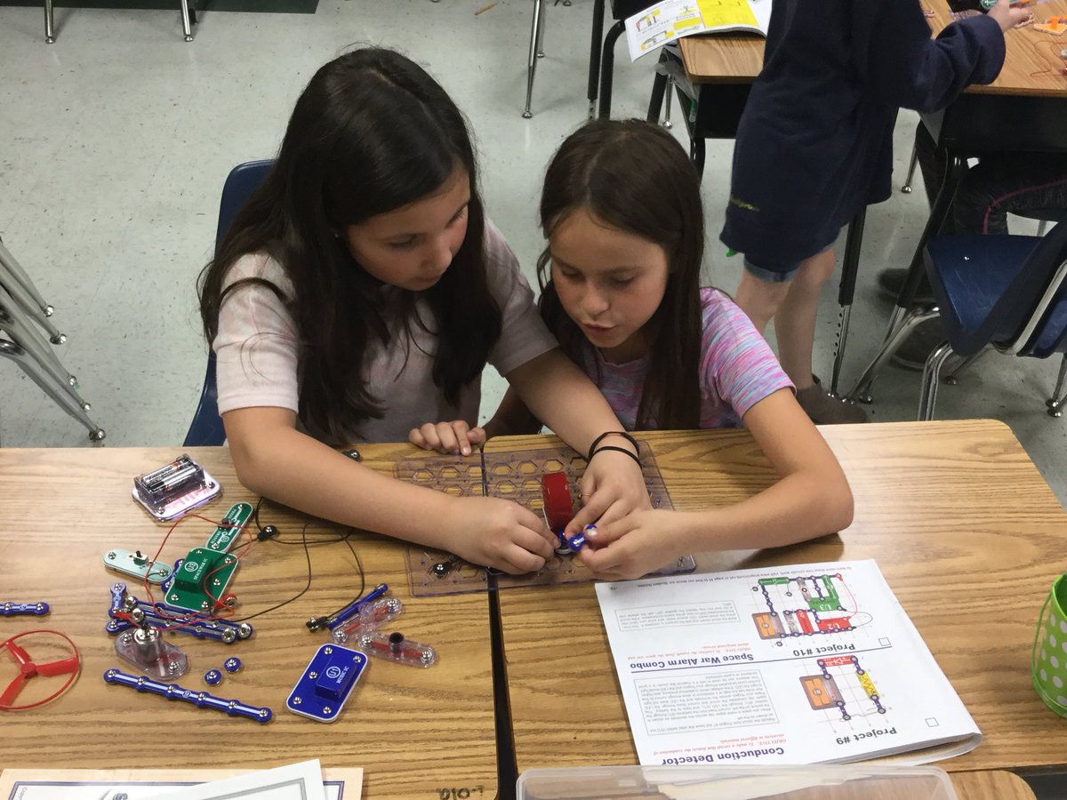 Mrs_Riddle4's tweet photo. My students are LOVING learning about the flow of energy through circuits! #MayInspired https://t.co/sWwG9xGDX8