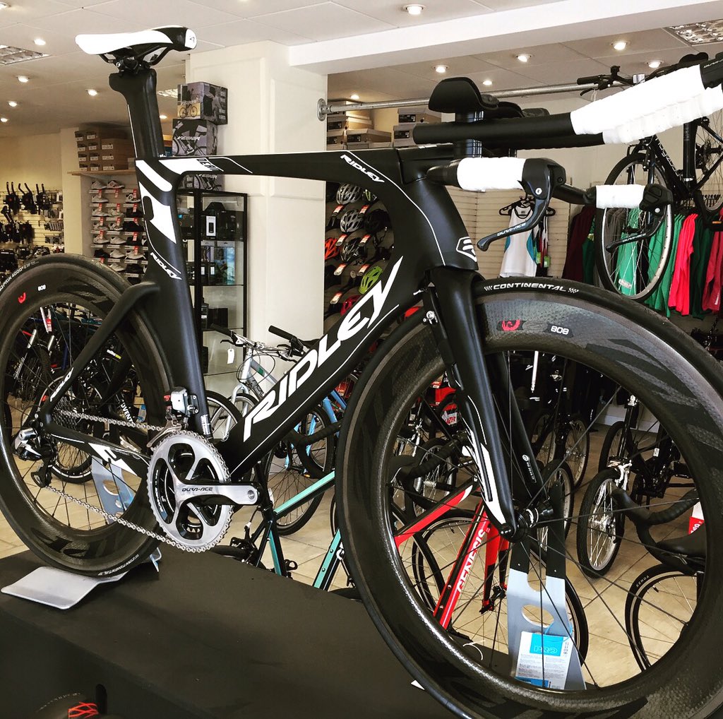athlostriathlon's tweet image. This little beauty from @Ridley_Bikes getting ready for its new home in Lincolnshire #DeanFAST #BeTough #timetrial #triathlon #swimbikerun #ironman #zipp