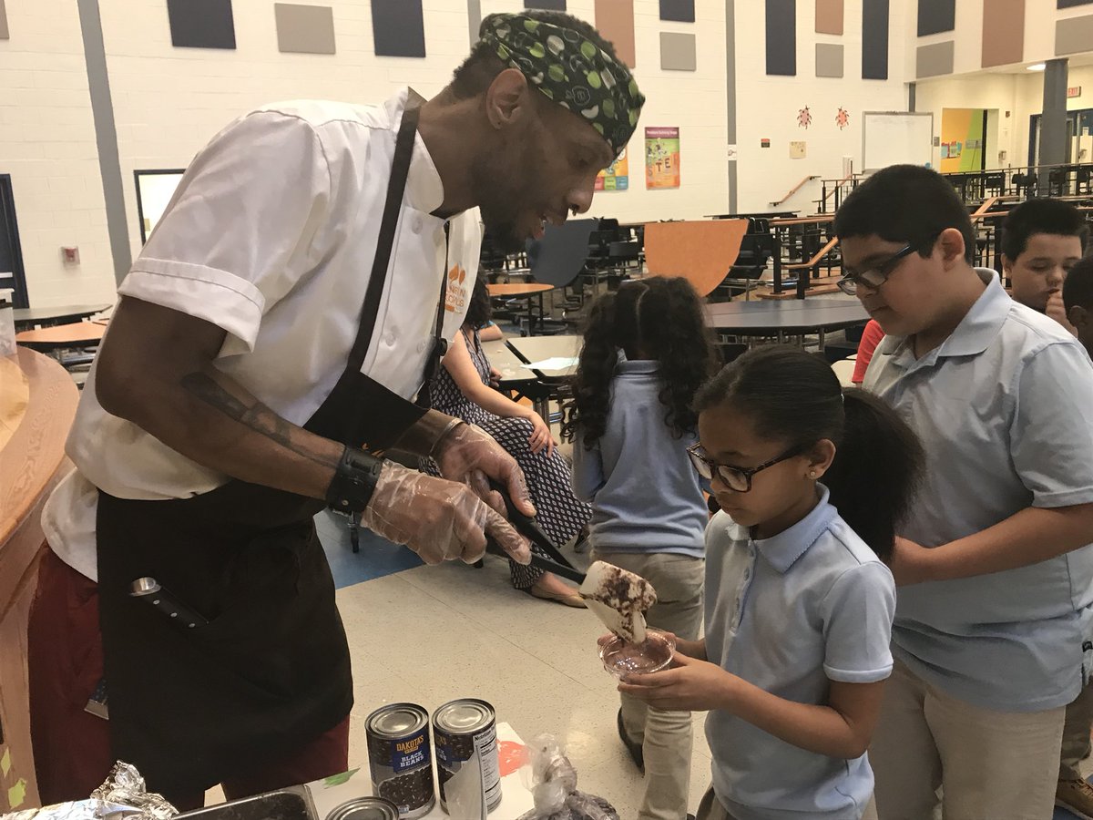 ColumbusTHT's tweet photo. Wellness at Columbus with Chef Anwar!!! https://t.co/ZXx04G6JZY