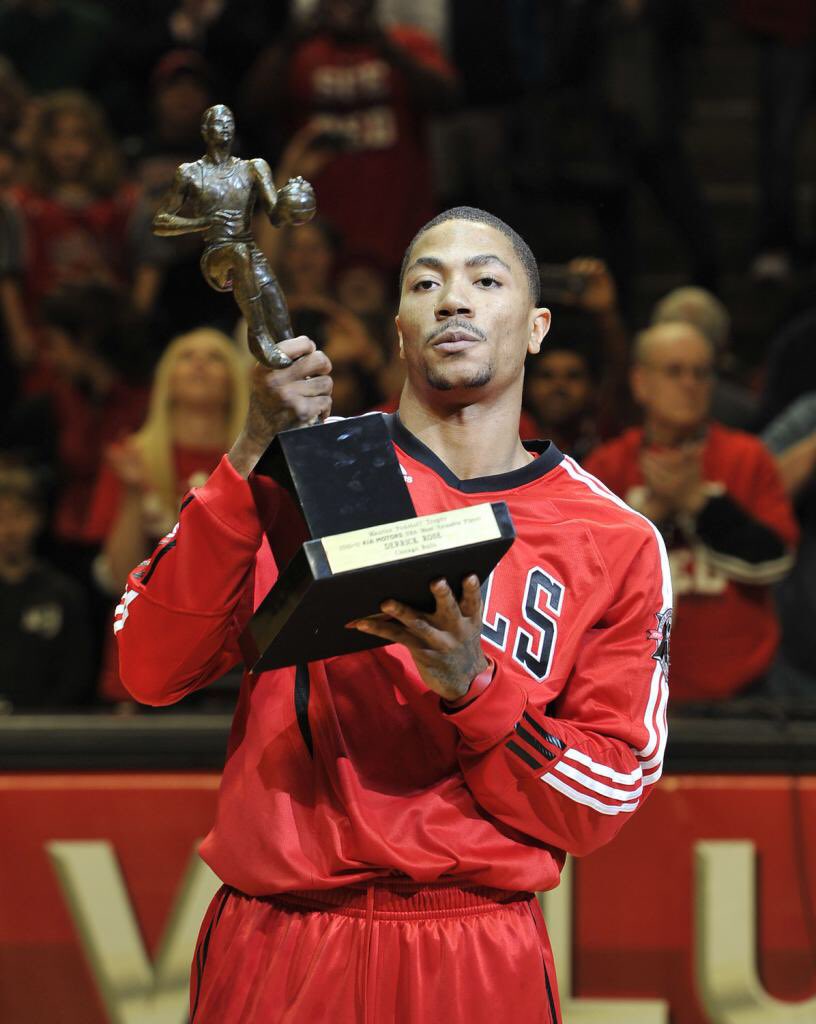 Poohdini251's tweet photo. A May 3 much less distant than we thought Derrick Rose was consecrated the youngest MVP in history🔥🌹

#DerrickRose #MVP #youngestmvp #BullsNation https://t.co/0J7lfhQcZ9
