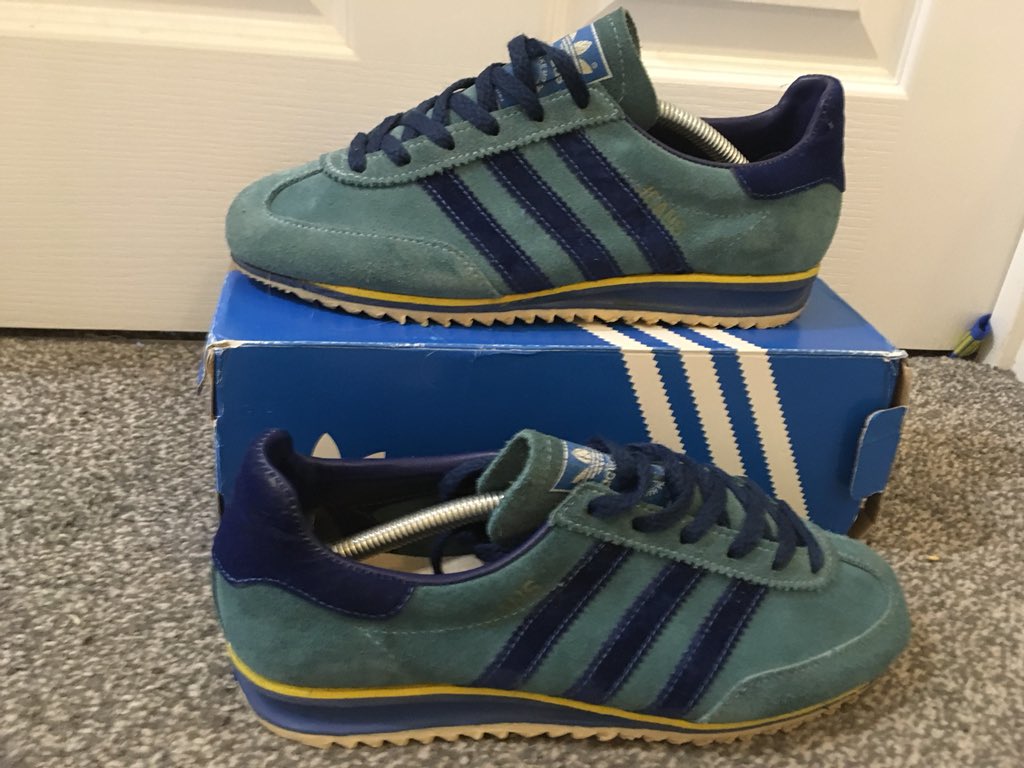 clarksters71's tweet photo. Delivered T’day 😀 #Austrian 🇦🇹 #adidas #Jean #adidaswearingloyal #forthosethatknow #ktf #dasslersfinest #aditastic #chuffinglorious #coolaschuff #addicted #obsessed  #vintage /// 😉✌🏻 https://t.co/7rS2JQIVtH