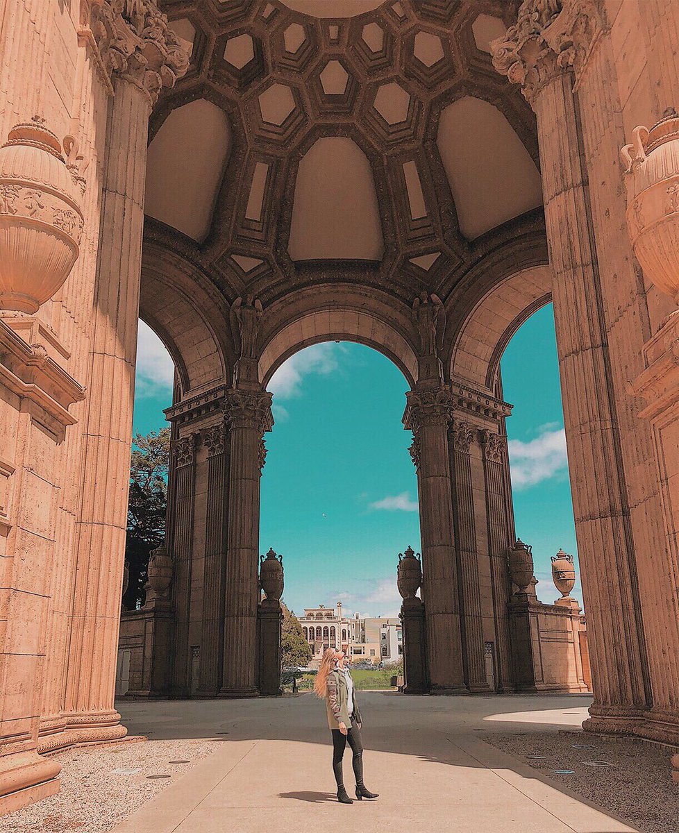 rachfenimore's tweet photo. One of my favorite spots in #SanFrancisco #palaceoffinearts #portraits #travelbloggers #model https://t.co/YfivOBQ6C7