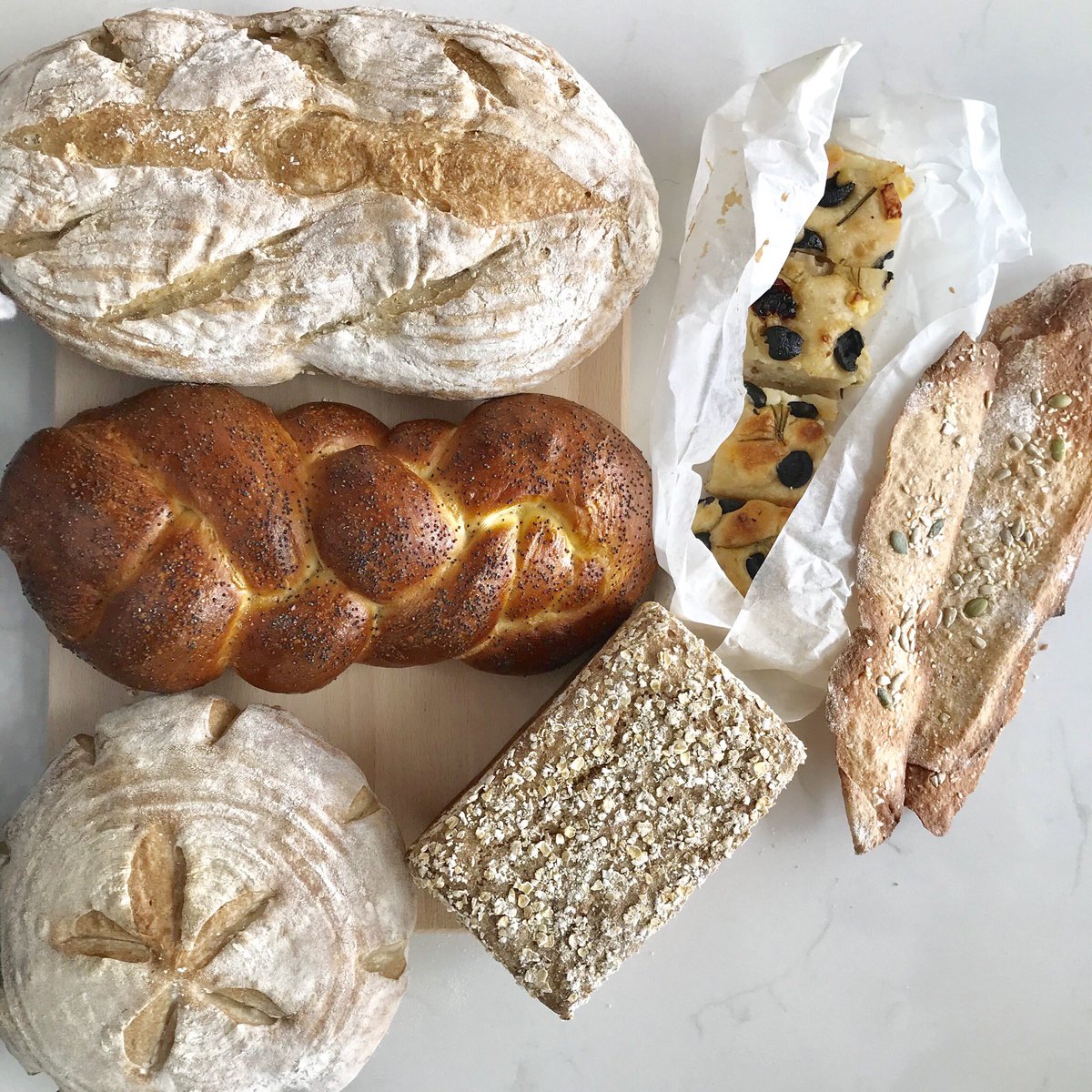 helenbphotos's tweet image. Breads of my labour today from the brilliant The Old Dairy Bakery sourdough bread making course. So many treats &amp;amp; ideas under the expert &amp;amp; patient tuition of artisan breadmaker Emma. Inspired to get baking bread. #bread #breadmaking #breadmakingclass #artisanbread #thebestteacher