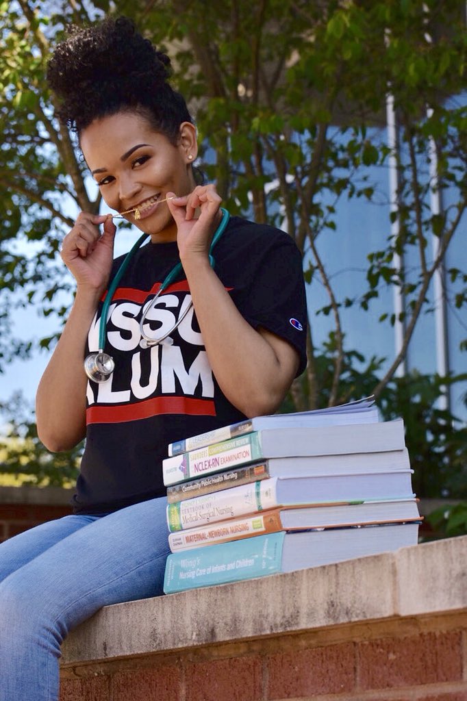 jorosee_'s tweet photo. A whole live nurse🎓😏 #freemydegree #wssu18 https://t.co/SGxoffgP5F