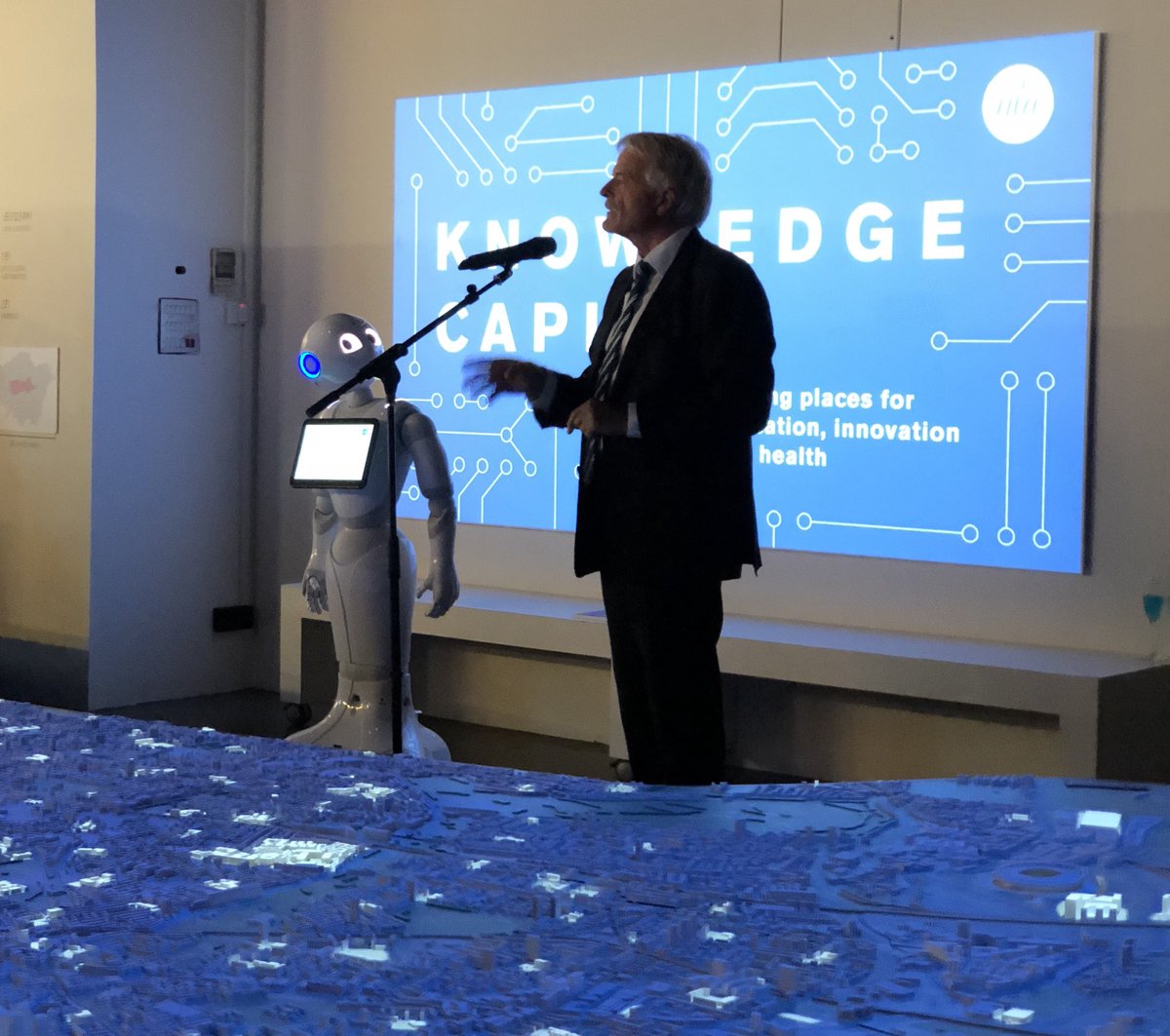 AKT_II's tweet image. Great to see so many AKT II projects and friends tonight at the launch of #KnowledgeCapital @nlalondon