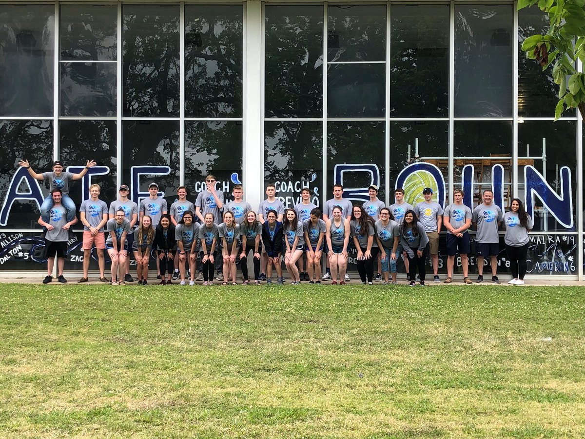 TheWetWood's tweet photo. Wheels are rollin as we make our way to STATE! #nextstopAustin https://t.co/2b7NhLO7Se