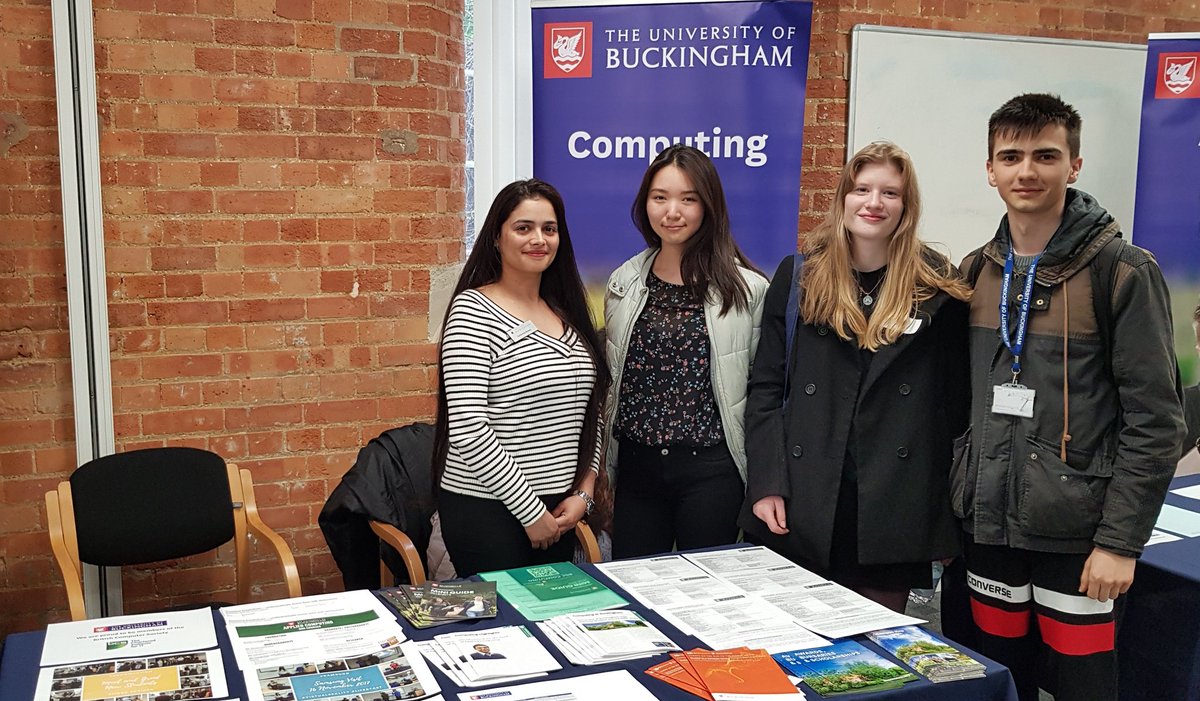 UB_Computing's tweet photo. Fantastic to see familiar faces from @sirthomasfreman visiting us today. #OpenEvening @UniOfBuckingham https://t.co/Wp0RQ87go7