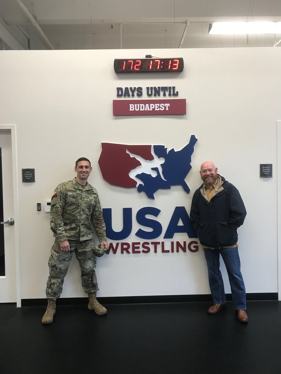 USARIEM's tweet photo. The same science that gets the @TeamUSA Olympian to the podium also improves performance of the #Soldier. USARIEM researcher MAJ Nicholas Barringer &amp; CPT(P) Will Conkright @USASOCNews met Rob Skinner @fuelingsport to discuss potiential collabs! https://t.co/X8olfKk86m