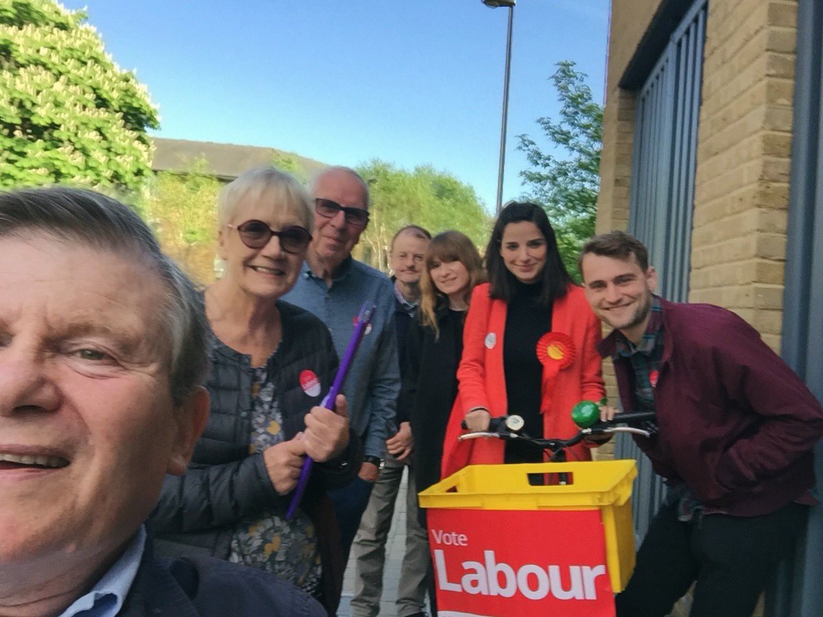 MildmayLabour's tweet photo. Last round with our stalwarts before we're off to the marginals! #VoteLabour3rdMay #voteLabour https://t.co/VC6uSItVSn