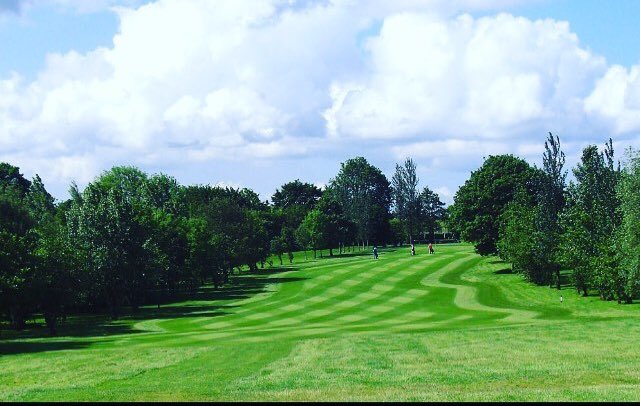 Barg_golfclub's tweet photo. ⭐️May 4BALL DRAW! We are giving away a free four ball voucher for 18 holes at Bargoed Golf Club! Retweet and follow us to enter! Entries close on May 31st. Good Luck #InItToWinIt #Golf #Bargoed #Win #Freebie⭐️ https://t.co/G1mG2PoPAe