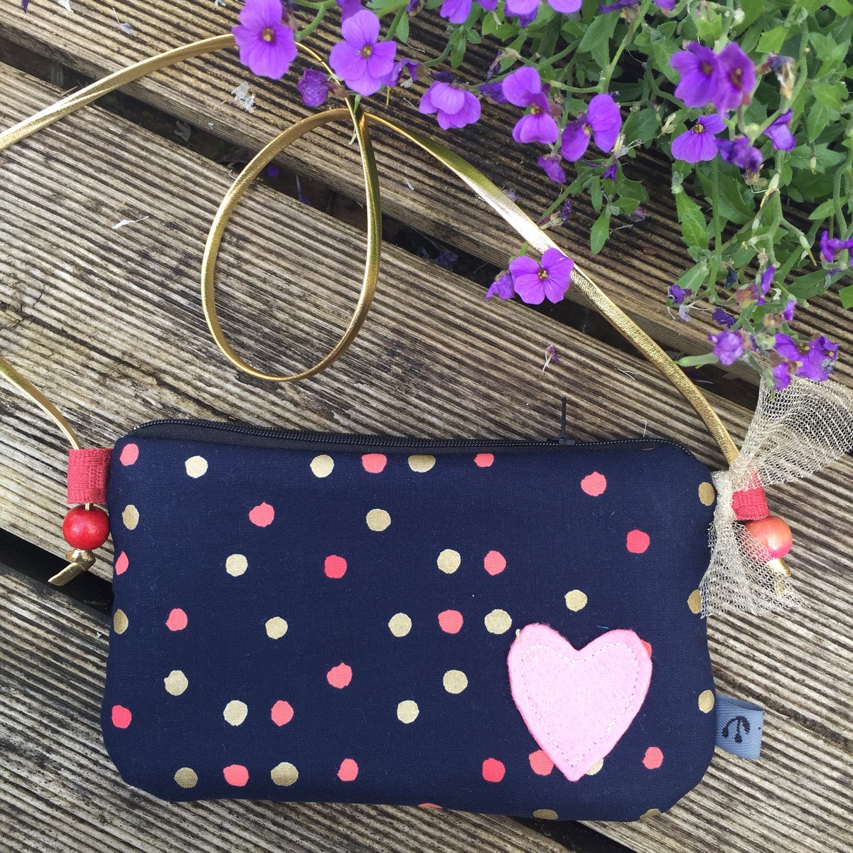 Sac de #filles à retrouver samedi à #carquefou à l’après midi des filles ! Salle de La Croix verte ! Faites tourner l’info 😊