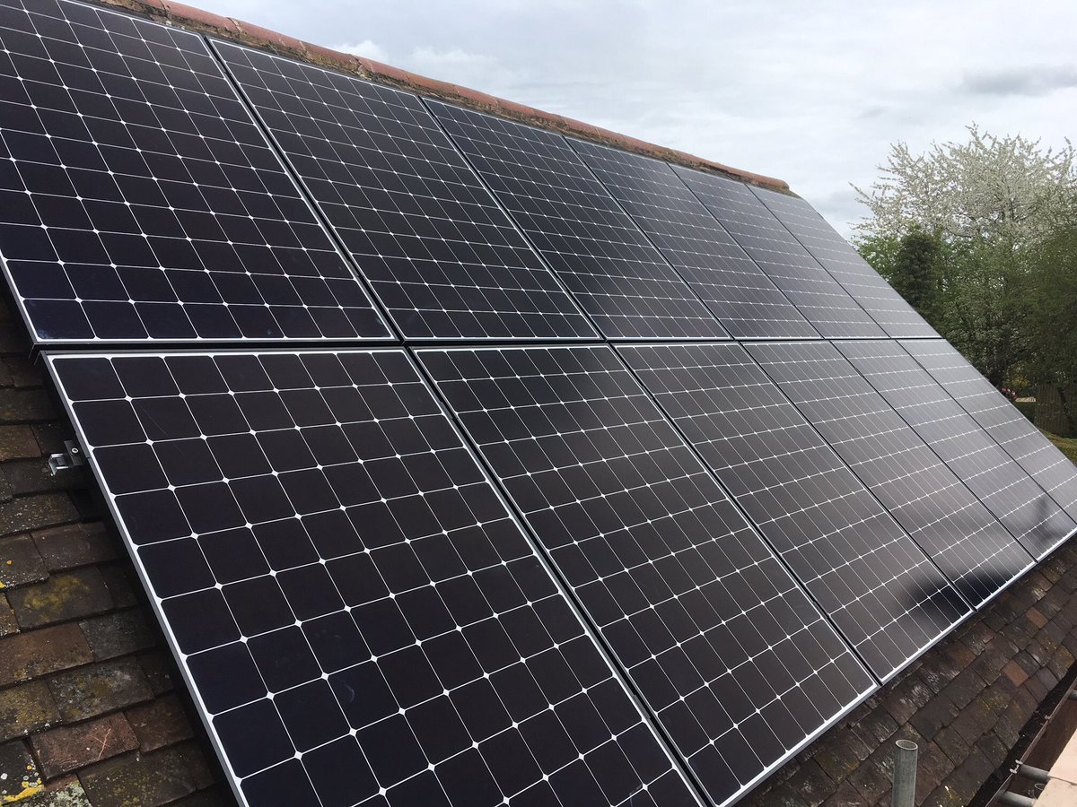 Stratfordenergy's tweet photo. 4.32kWp from just 12 Panels!!! @SunPower X22 360w High Efficiency with G83 certification owing to @SolarEdgePV #optimisation #Hunningham #solutionriseseveryday https://t.co/iNYBEDN8ml