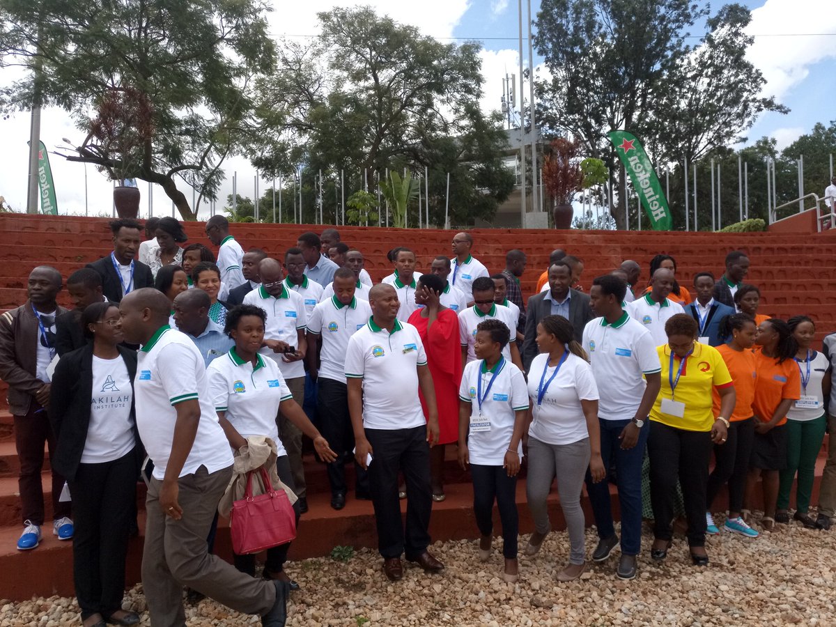 jishemaryo's tweet image. Fist step of getting a job is to know yourself, communication and meeting employer's. Today was #jobnet @computergeektec @MinYouthRwanda @RwandaLabour @CityofKigali