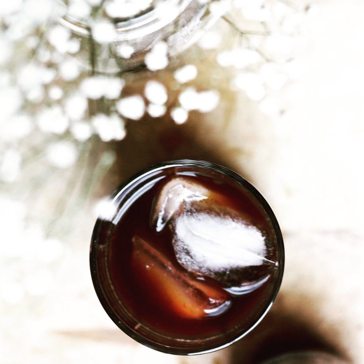 Here’s a fun fact about how hot brewing can positively affect flavor profile! Coffee solubles dissolve best at a temperature of 195-205°F! With more coffee solubles extracted, hot brew coffees are more full-bodied and flavorful when compared to cold brew! #tollercoffee