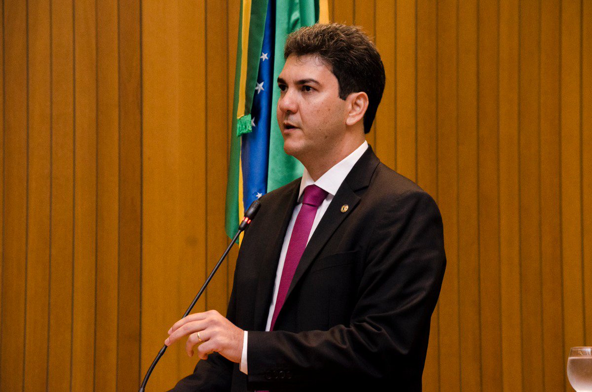 AssembleiaMA's tweet photo. “Retirar o adicional de insalubridade dos servidores estaduais é ilegal”, denuncia @SouEduardo33 https://t.co/UN22yOOmEi https://t.co/H8mfnKfPJv