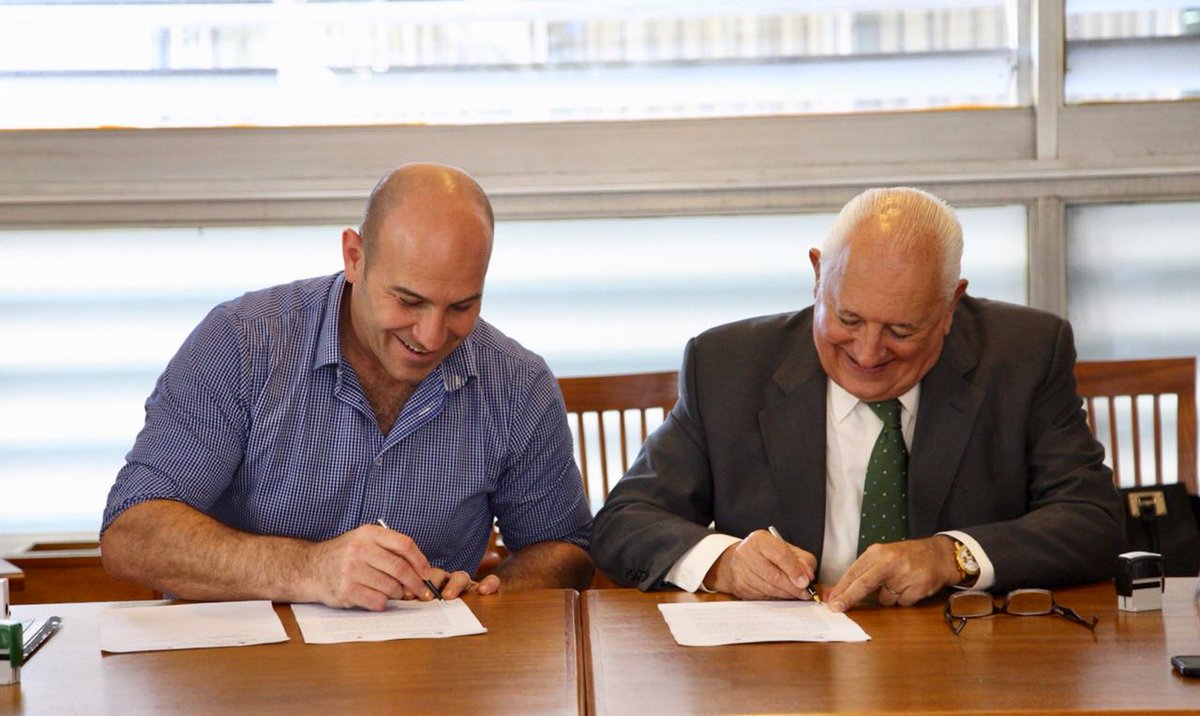 YoSoyMartiniano's tweet photo. #Hoy, junto a @drgrinberg, firmamos en La Plata un convenio marco de cooperación y asistencia entre el Honorable Tribunal de Cuentas de la Provincia de Buenos Aires y @QuilmesMuni para realizar proyectos de modernización administrativa y tecnológica. #HaciendoJuntos https://t.co/luhywvg3Af