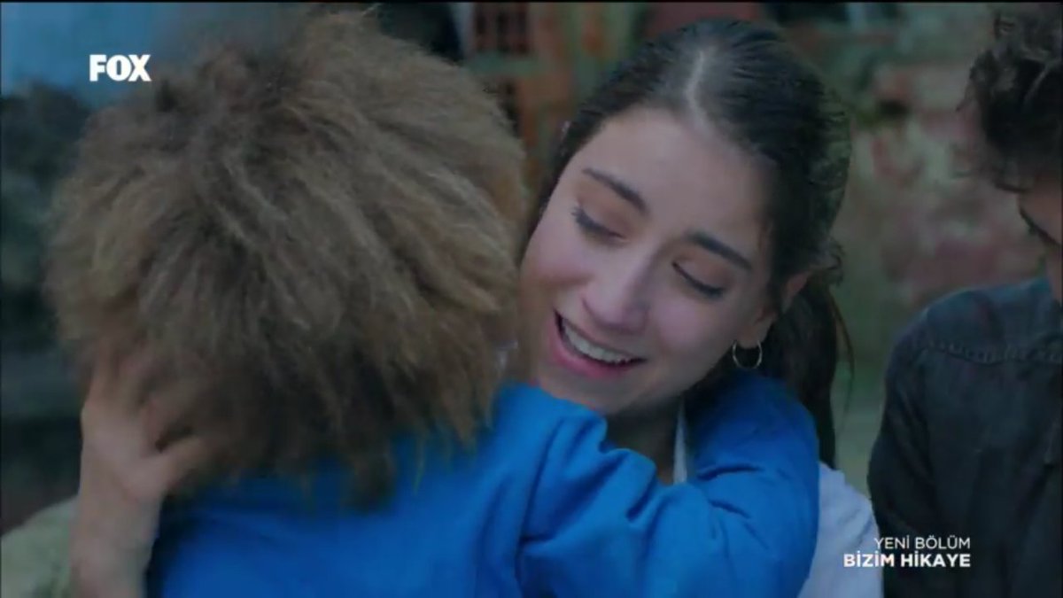 lhk_forever's tweet photo. Ismet dándole fuerzas a su abla  
HazalKaya
 BurakDeniz
 BarFi 
BizimHikaye
#sendenayrılmam https://t.co/ldPwr5KFEO