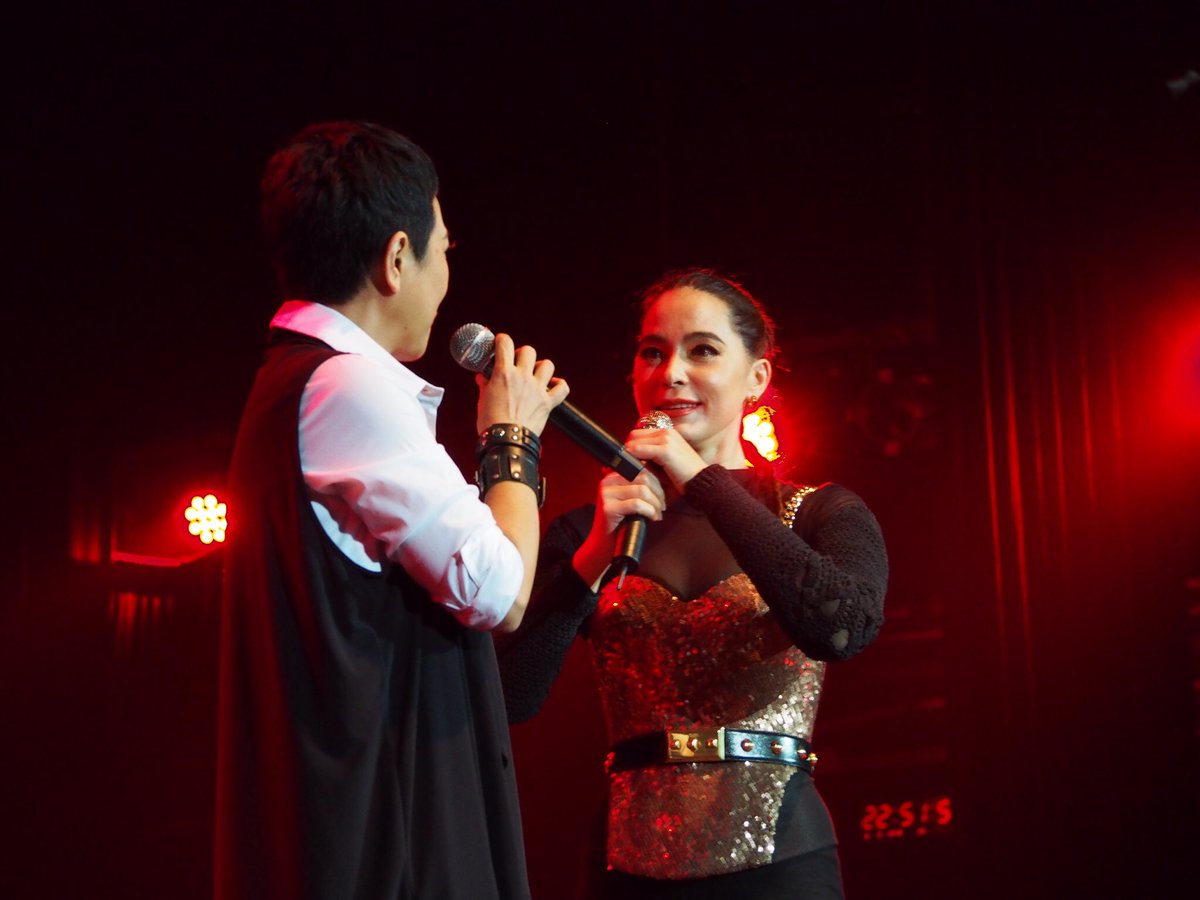 Bowaupsorn's tweet photo. ไม่เคยคิดว่าจะได้ดูแอมช่าอีกครั้ง สนุกมากกก พี่แอมบอกเจอรอบหน้า แสดงว่าจะมีจัดอีก ตั้งตารอเลยค่าา🤗🌹❤️
#ampshaconcert
#marshairis
#bowlovemarsha https://t.co/sz7vVN8VDw