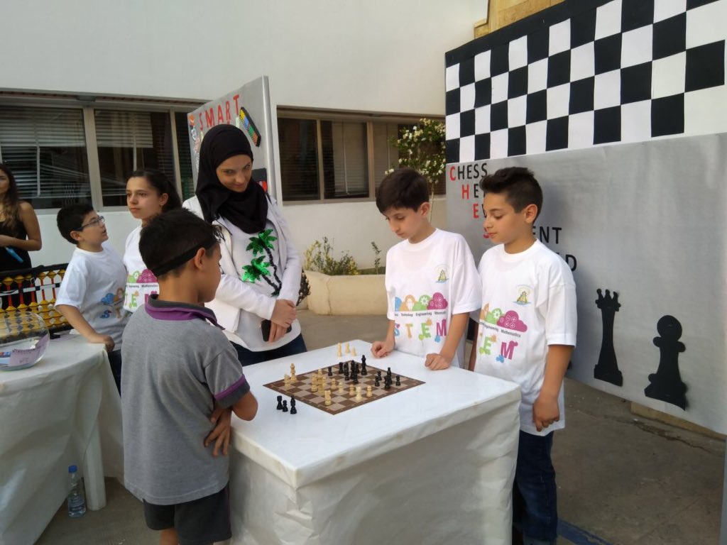 بالعمل الدؤوب والتفكير المستمر نستطيع أن نصل إلى القمة #الإبداع يبدأ بفكرة( الحلقة الثانية). #stem #exhibtion @DawhaHighSchool