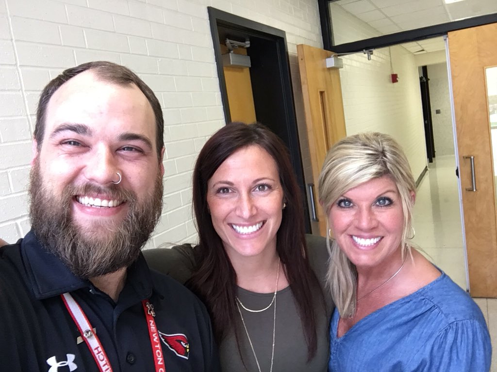 MrBrandonFitch's tweet photo. Hello all from the Berg Middle School Counseling Department!!!
Help me with my 5th/6th grade Digital Footprint lesson by liking and retweeting this post to give them an idea of how far something they put online can go. https://t.co/189y9LMlVE