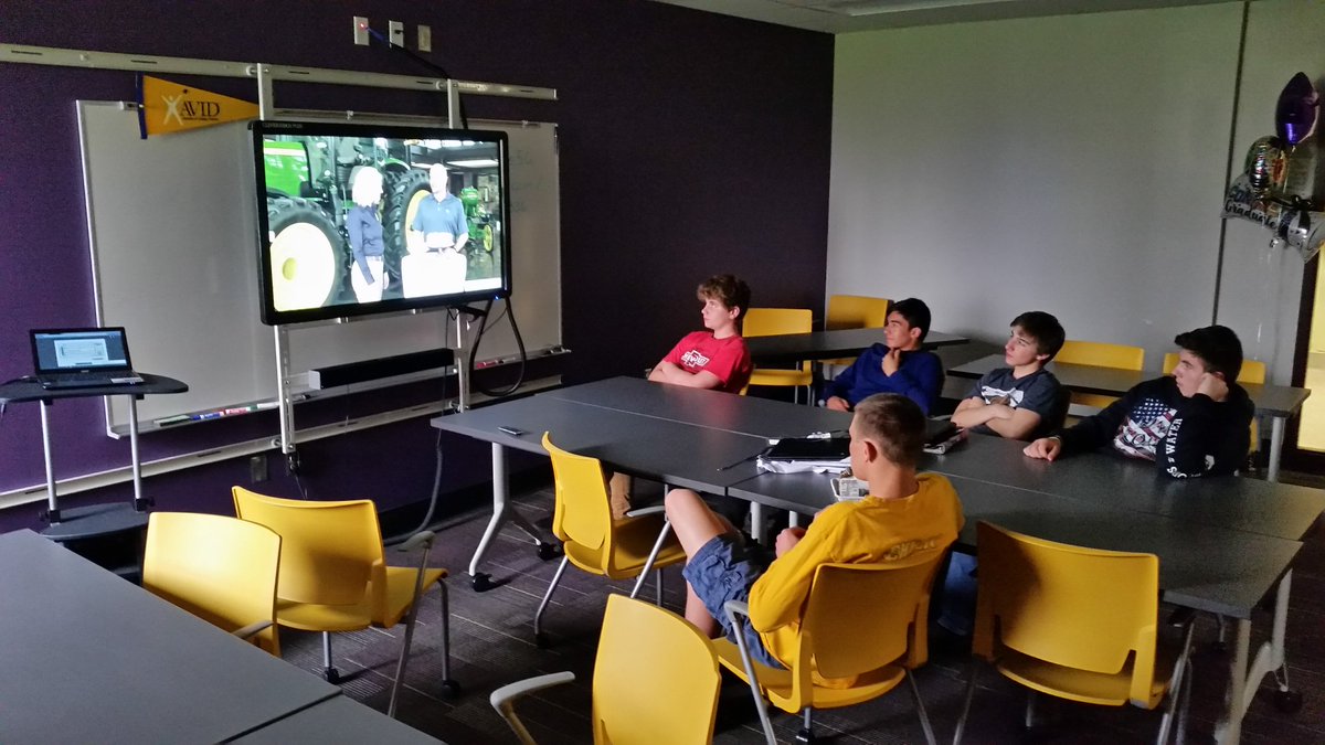 EAHSStudentServ's tweet photo. Trip to Moline, IL & Waterloo, IA to learn about Careers That Innovate at John Deere! Thks for the VFT!! @DiscoveryEd #AgExplorerVFT #EAHSGO https://t.co/cpFgaJ7X4f