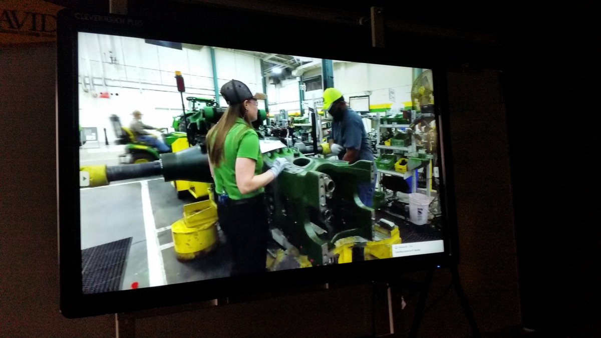 EAHSStudentServ's tweet photo. Trip to Moline, IL & Waterloo, IA to learn about Careers That Innovate at John Deere! Thks for the VFT!! @DiscoveryEd #AgExplorerVFT #EAHSGO https://t.co/cpFgaJ7X4f