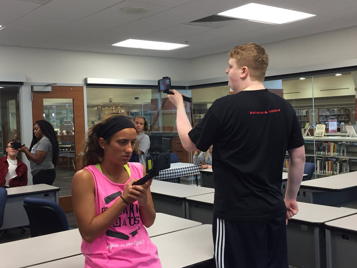 danatodaro's tweet photo. Experiencing the #GoogleExpeditions #GoogleAR at Marquette HS. Ss are really enjoying themselves. @MHSPrincipal @MustangsSBall https://t.co/Sage728msO