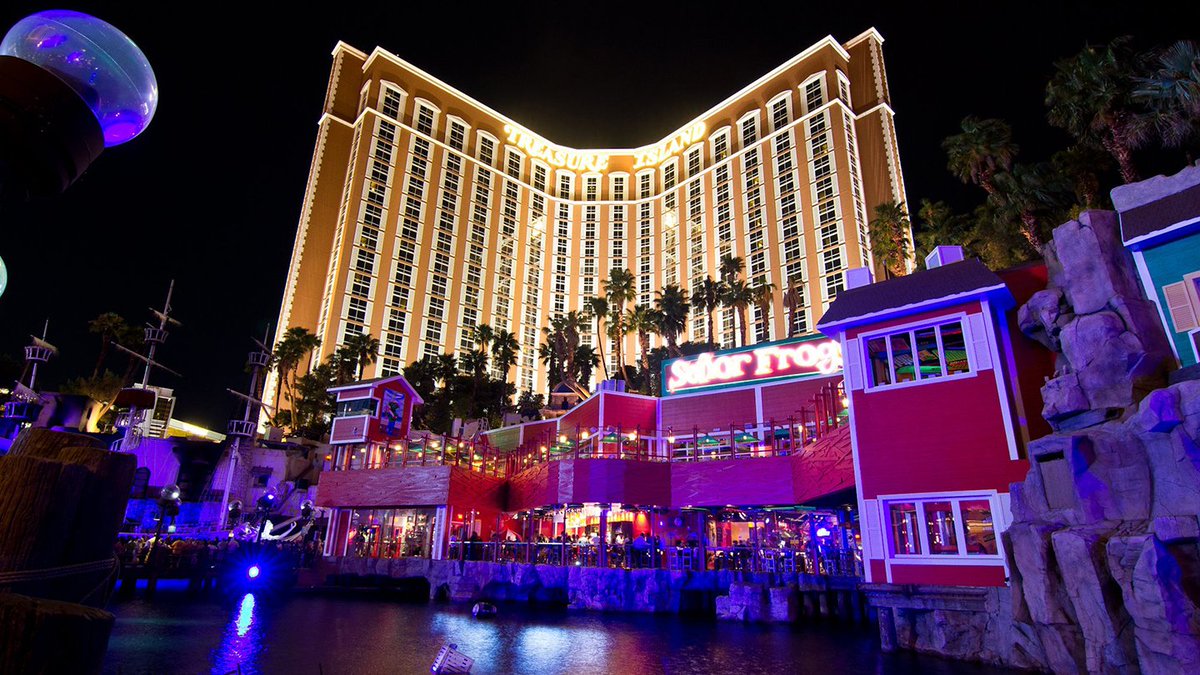 EuropeanBic's tweet photo. We are hosting a @LolaMezcal Cinco de Mayo event with @SenorFrogs in the @TIvegas!
Enjoy all-day long promotions throughout the entire weekend.
Buy a jar of any LOLA Cocktail and get the second free!
2 ounce LOLA Mezcal shots will be available for only $3!
#lasvegas #CincoDeMayo https://t.co/eoEqGIbccu