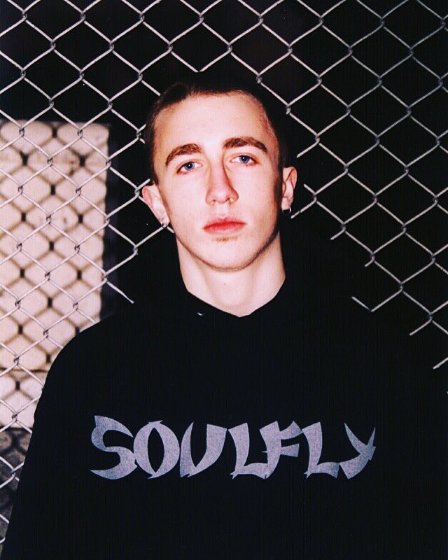 nmeshofficial's tweet image. TB to 1999, sporting a sweet @TheSoulflyTribe hoodie during a band photo shoot for Execrate.
-
#throwbackthursday #tbt #execrate #louisville #hardcore #metal #soulfly #hoodie #bandshoot #photoshoot #1999 #nmesh