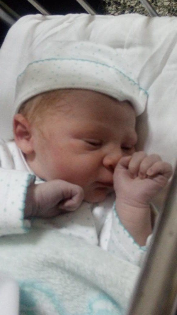 PriGonzalez99's tweet photo. 03-05-2018 a las 17:15 hs con 3,320kg nació el gran amor de mi vida. Sos muy hermoso hijo! 
Te amamos Noah 😍👪💕 https://t.co/svuODCA7UY