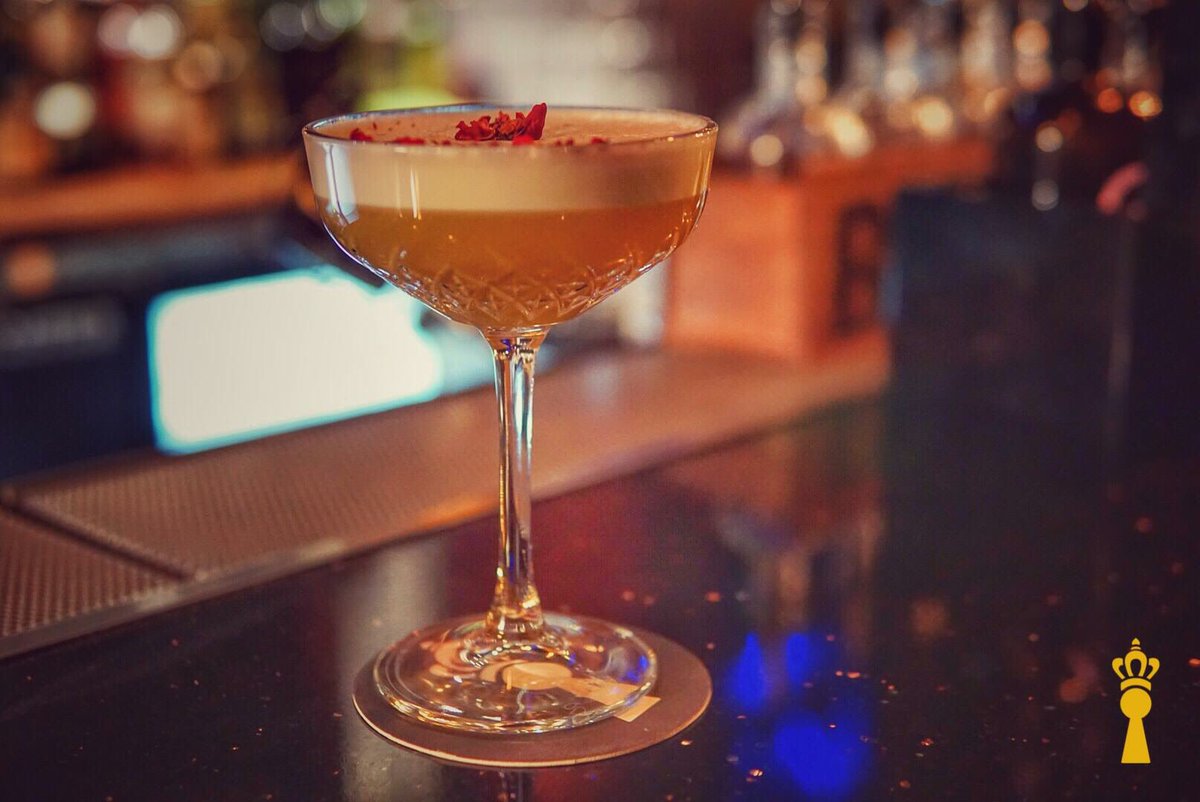 JAZZ AND BUBBLES TONIGHT

@justinetyrell and @timothonius 

#COCKTAILS

APRICOT #SOUR
cognac, apricot brandy, citrus, mint, egg, bitters

Thursdays - Lights On at 7:00pm

#Cinqàsept - ALL NIGHT! 20% bottles - Vintage and 
Non-Vintage #champagnelife #jazzyyc #yycjazz