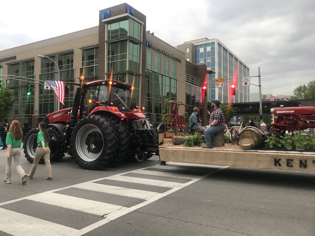 KyDerbyFestival's tweet photo. That is one big (proud) tractor pulling @kentuckyproud’s float! #kentuckylocal #KyDerbyFestival https://t.co/jJjfvmawOF