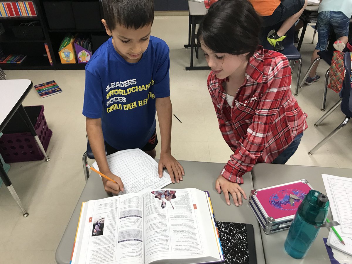 williamscubs's tweet photo. We were collaborating on a dictionary scavenger hunt to end our day!  #ccescubs #3rdgrade #teamwork https://t.co/IIegfACfmn