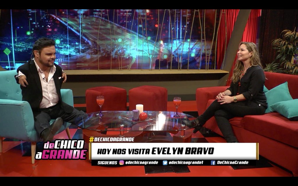 Dechicoagrande1's tweet photo. Recibimos a Evelyn Bravo  @EVELYNBRAVO ‼️😊solo aquí en De Chico a Grande con @oskar30 👍🏻✨No se lo pueden perder‼️💥 por Canal Vive a las 21 hrs.
#DeChicoaGrande 
#dechicoagrande_evelyn 
#noselopuedenperder #enelcapitulodehoy #invitadosdelujo #late https://t.co/Z57xwAqiWn