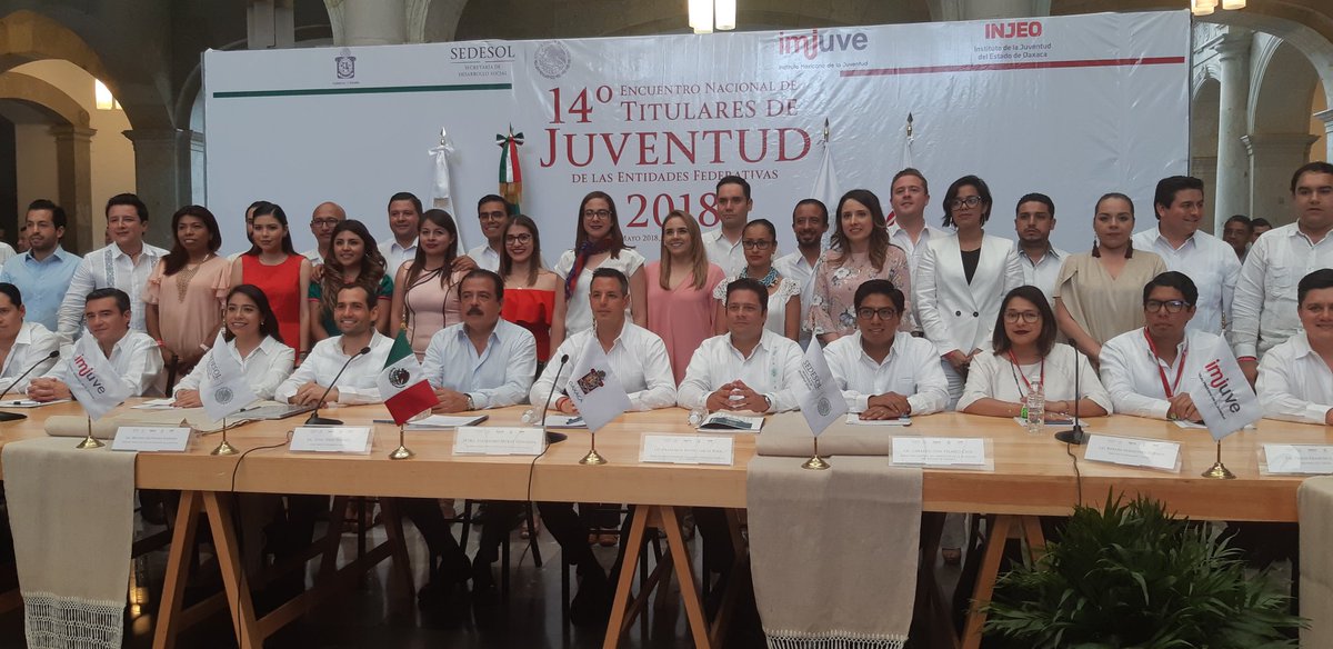 Injeo_GobOax's tweet image. Por primera vez, el Estado de #Oaxaca es sede del Encuentro de Titulares de Juventud de las Entidades Federativas; con ello se fortalece y dignifica la postura juvenil, en coordinación con @ImjuveMX a través  de nuestro convenio. #JuventudesMx14,  #FuerzaINJEO.