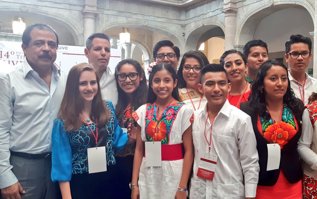 Injeo_GobOax's tweet image. Por primera vez, el Estado de #Oaxaca es sede del Encuentro de Titulares de Juventud de las Entidades Federativas; con ello se fortalece y dignifica la postura juvenil, en coordinación con @ImjuveMX a través  de nuestro convenio. #JuventudesMx14,  #FuerzaINJEO.