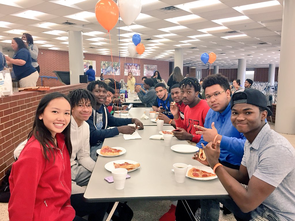 Kim Burdi tweet media