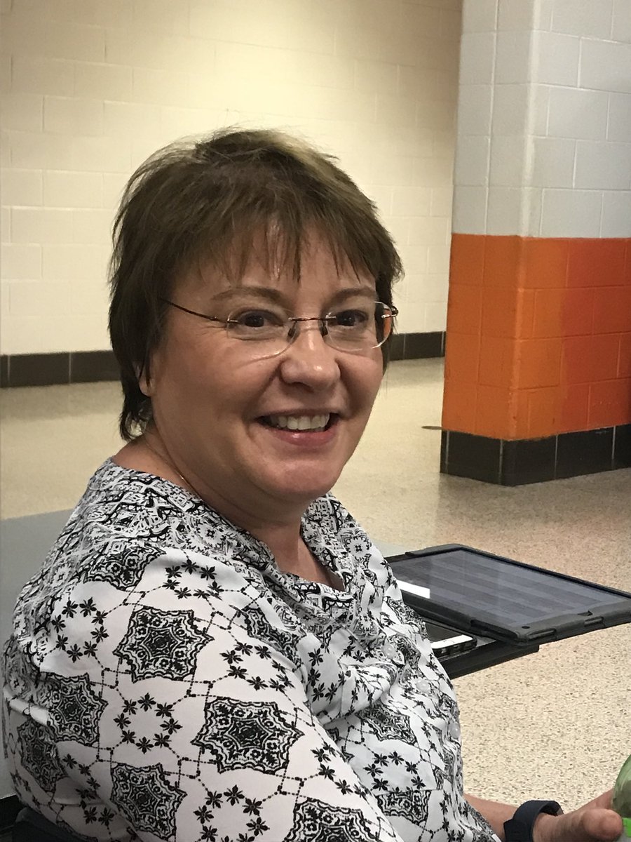 teresa_drinnon's tweet image. Congratulations, Dr. Reba Bailey!  HCS Interim Director of schools! #HCSProud