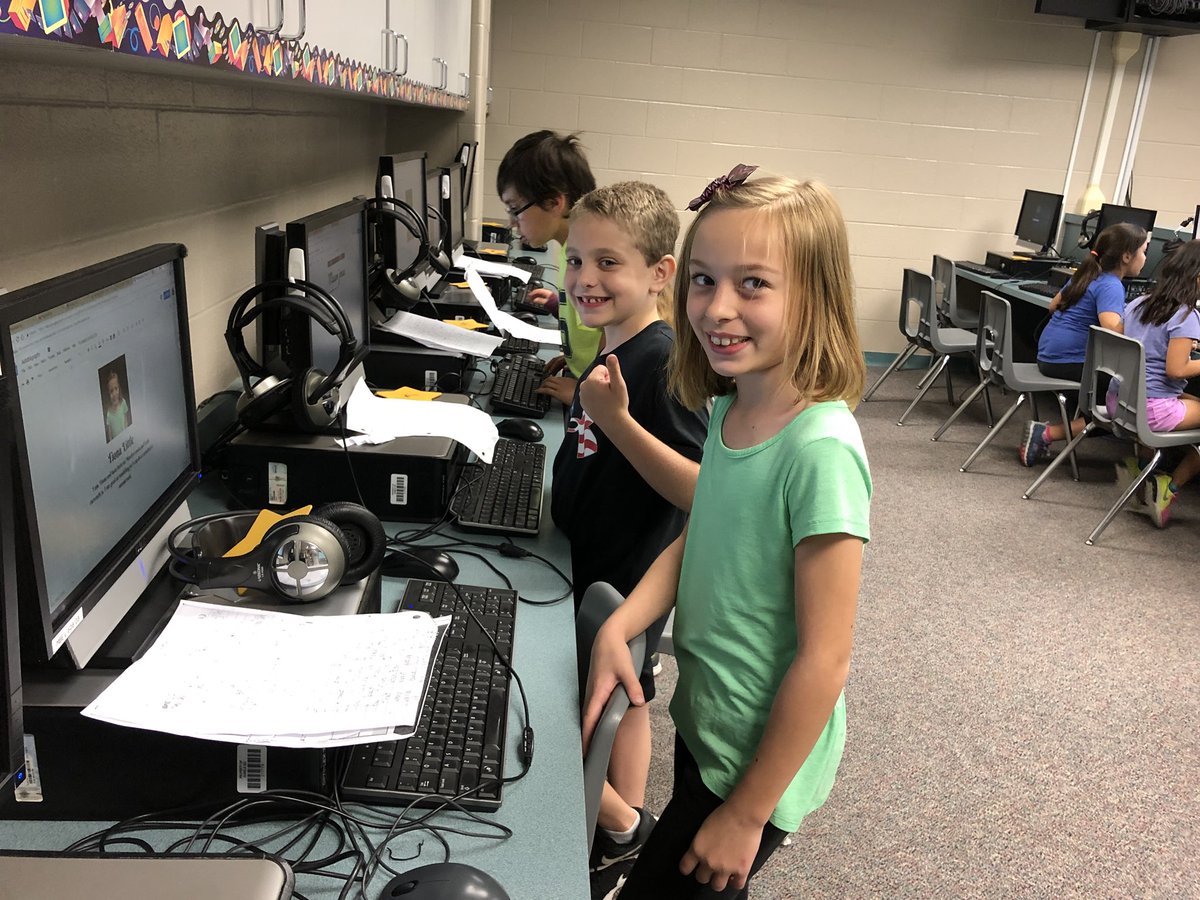 mrsCooperWHE's tweet photo. To end our Literary NonFiction review and to begin our Expository review, we wrote autobiographies! Then learned how to upload and resize pictures in #GoogleDocs before typing final drafts.
#mbebears @HumbleISD_MBE #HumbleTILT #Htilt https://t.co/Pq59KLZwXF