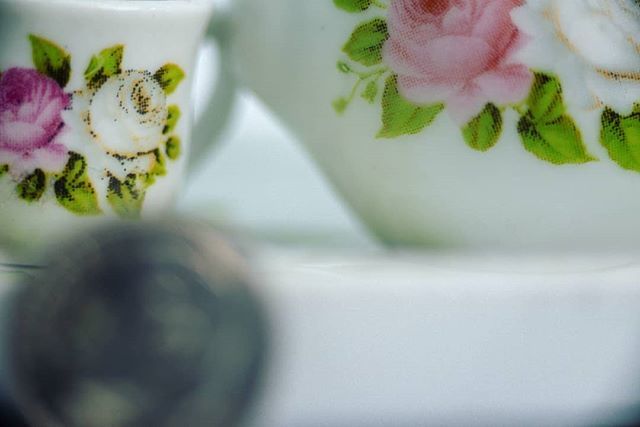 Tea please!
.
.
.
.
.
.
.
.
.
.
.
#azgrammers #phxigers #photooftheday #goodmorningpost #minichina #miniatures #dime #dimeforscale #macrotube #macrophotography #macro #raheemu  #instagood #instabanger #tea #teacup #teatime