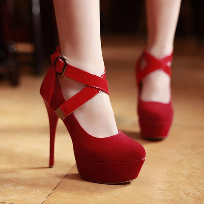 nmaria17's tweet photo. High heels for matrix farewell https://t.co/TRFN6ILFK3