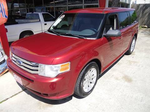 183Auto's tweet image. Beautiful 2009 Ford Flex! 24 miles to the gallon HWY! #thirdrowseating #comfort #luxury #gassaver #fordflex #flex #quality #carpool #carguy @AustinAutoCars @LostPinesToyota
